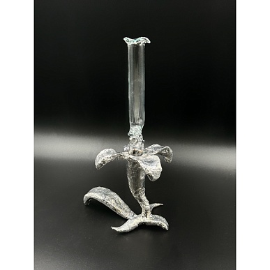 Ваза для одного цветка в виде одного цветка