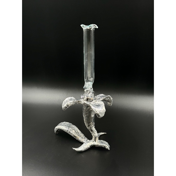 Ваза для одного цветка в виде одного цветка